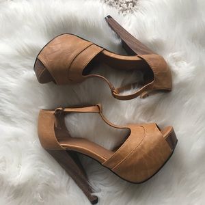 Stunning! Brown super comfortable heels